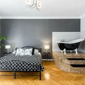 https://clicktheflat-apartament-chmielna-7.warsawhotelspoland.com